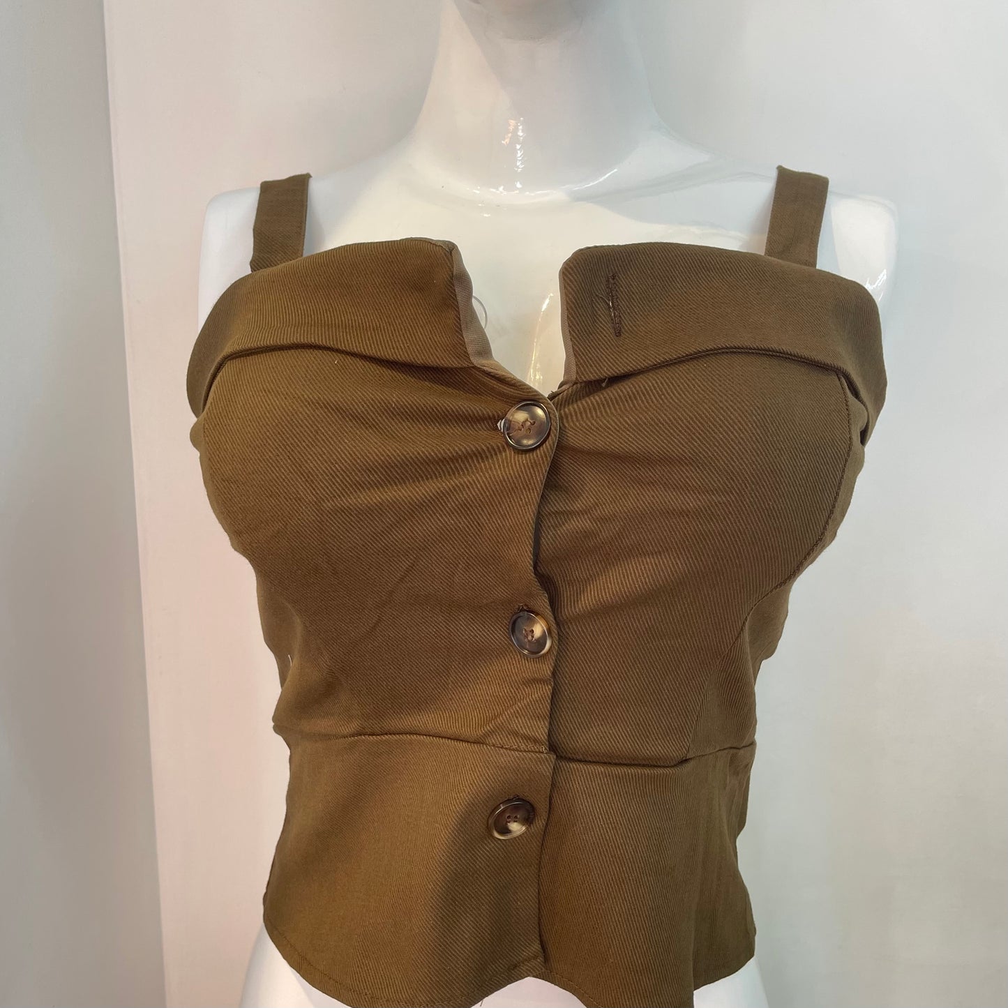 TOP STRAPLES VERDE 03 BOTONES