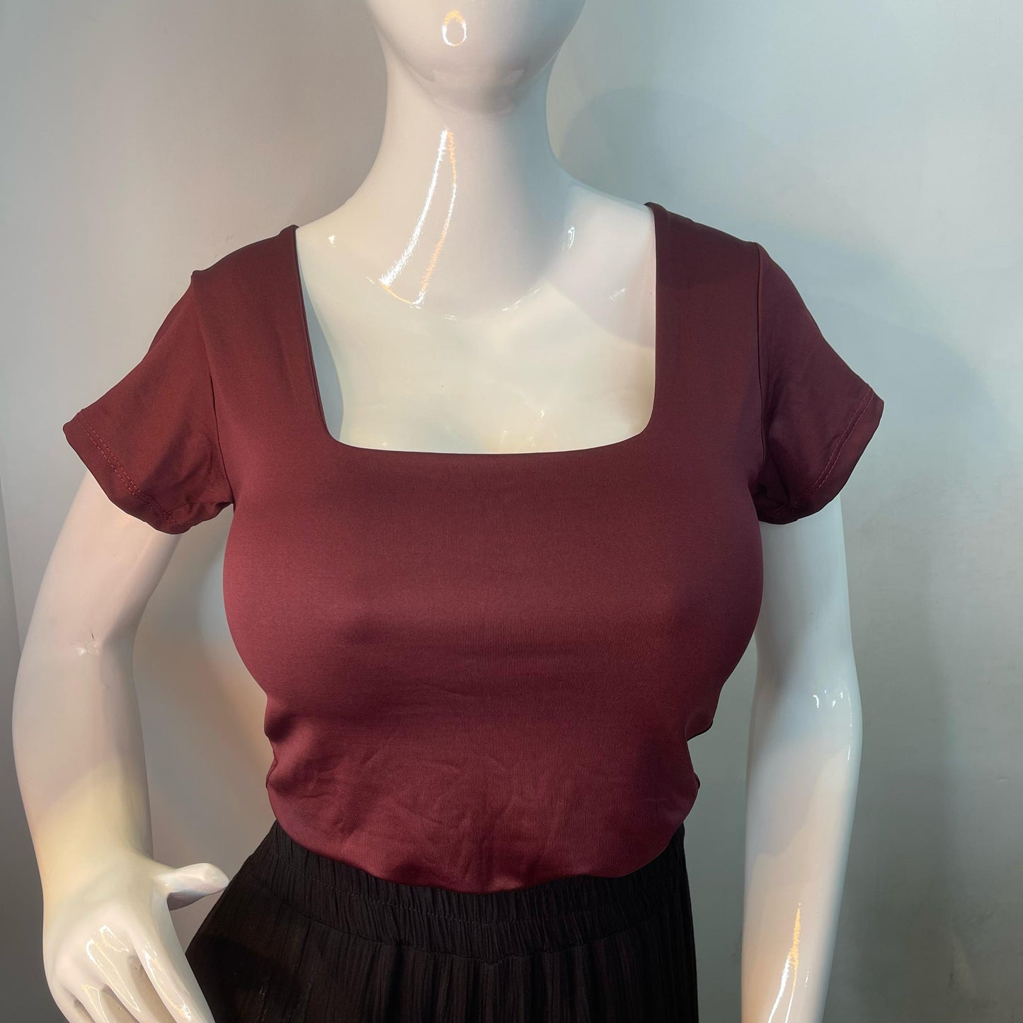 Body Manga Corta Escotado Vino