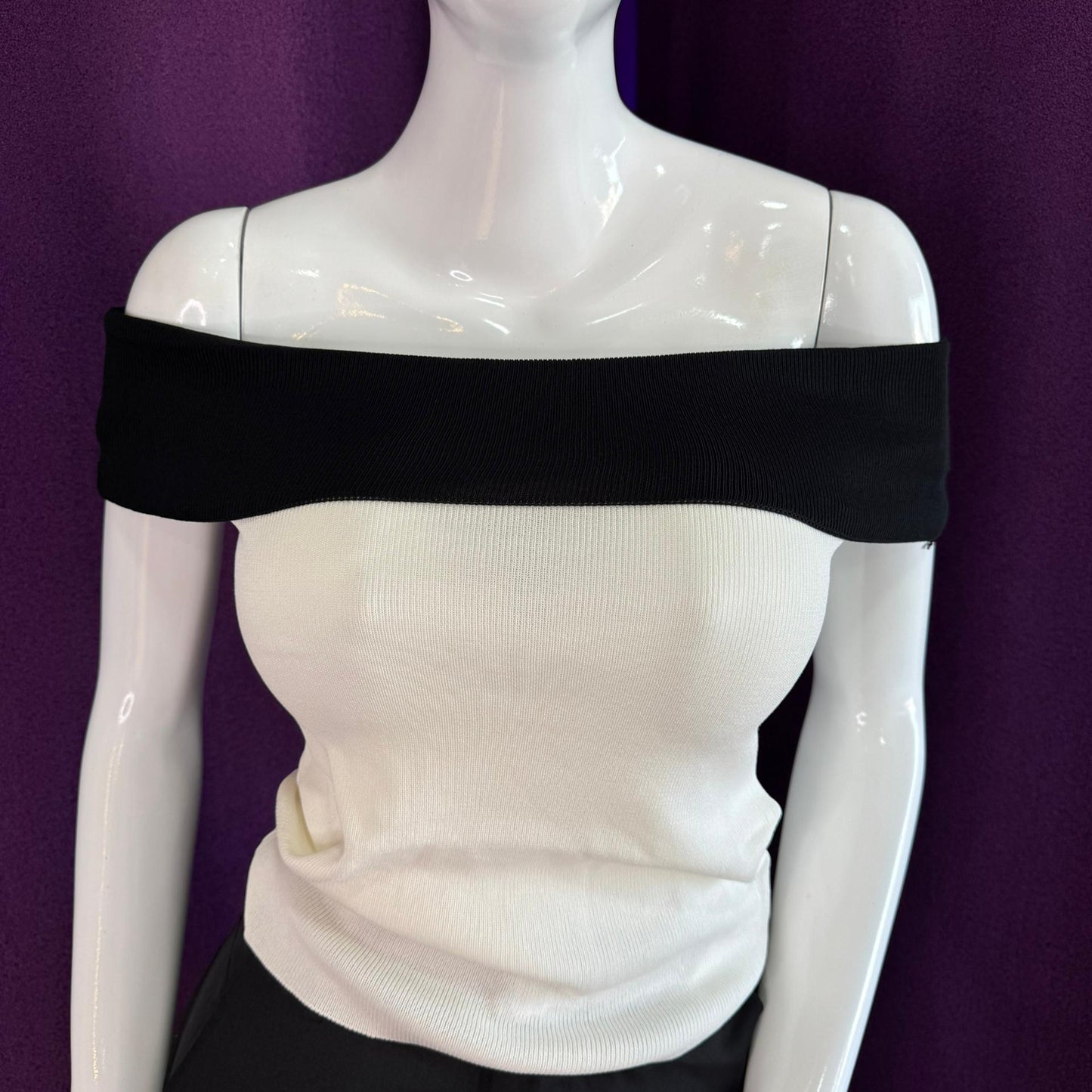 Top Strapless Blanco con Negro