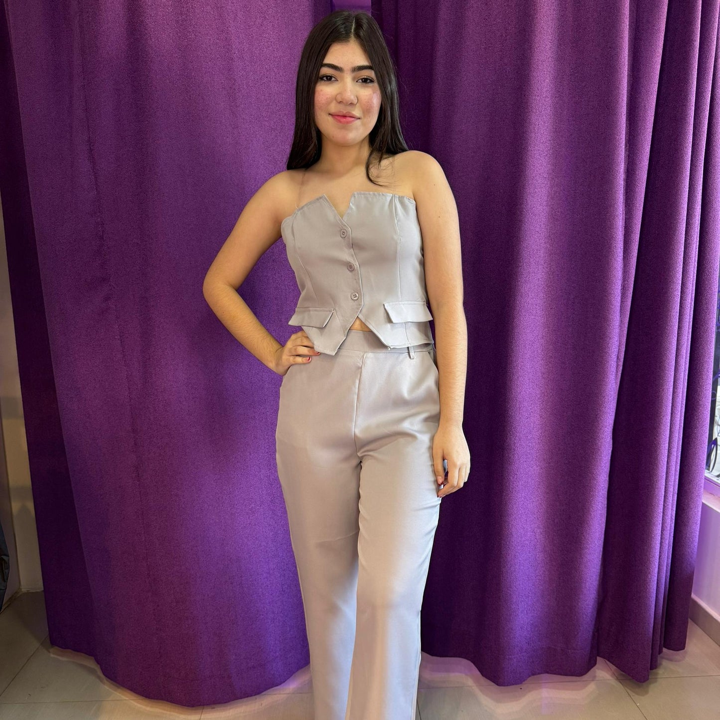 SET GRIS TOP STRAPLES BOTONES