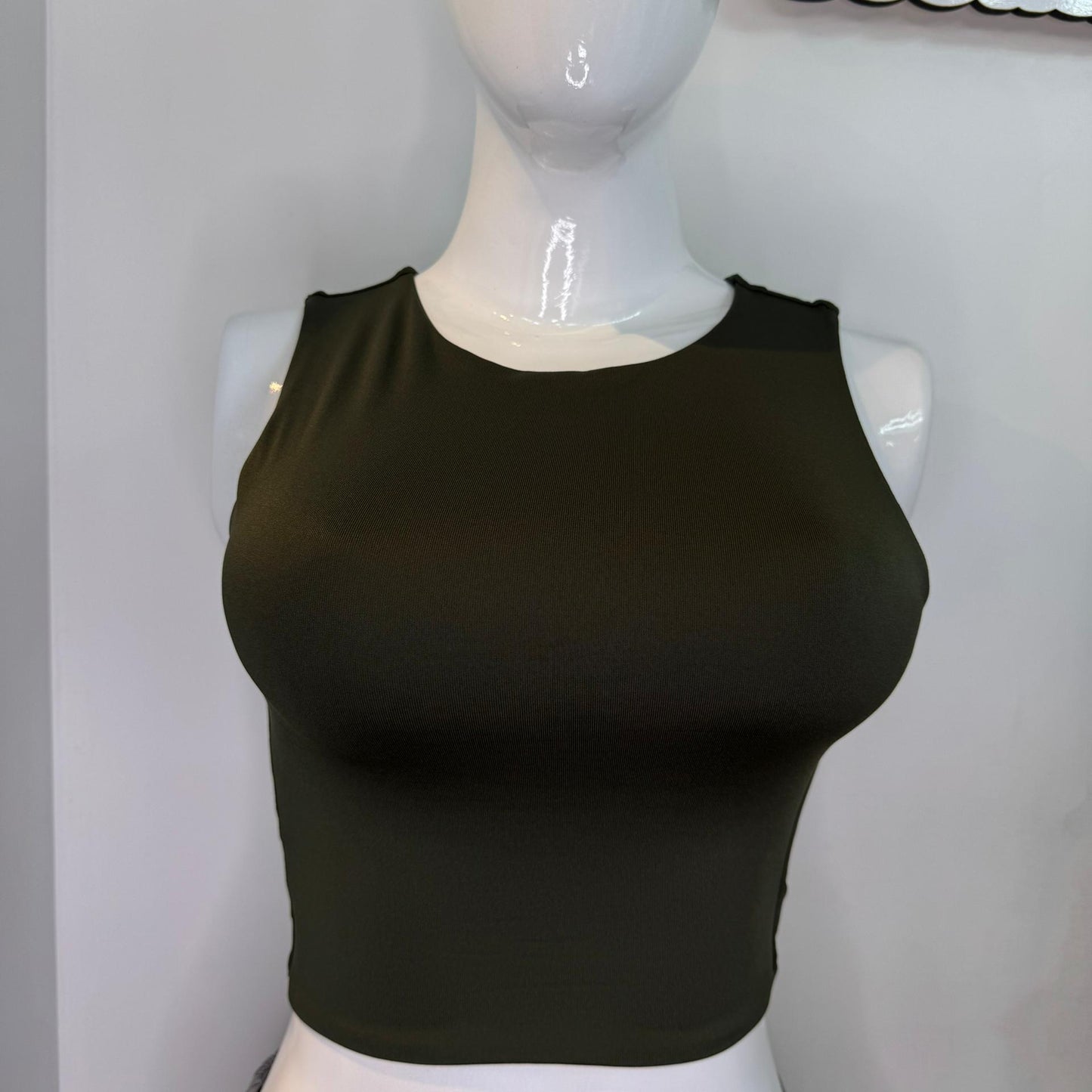TOP BASICO HALTER VERDE MILITAR
