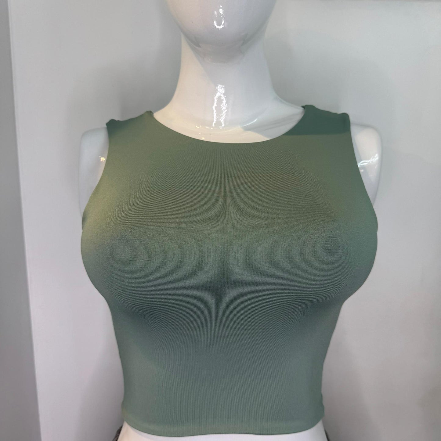TOP BASICO HALTER VERDE MENTA