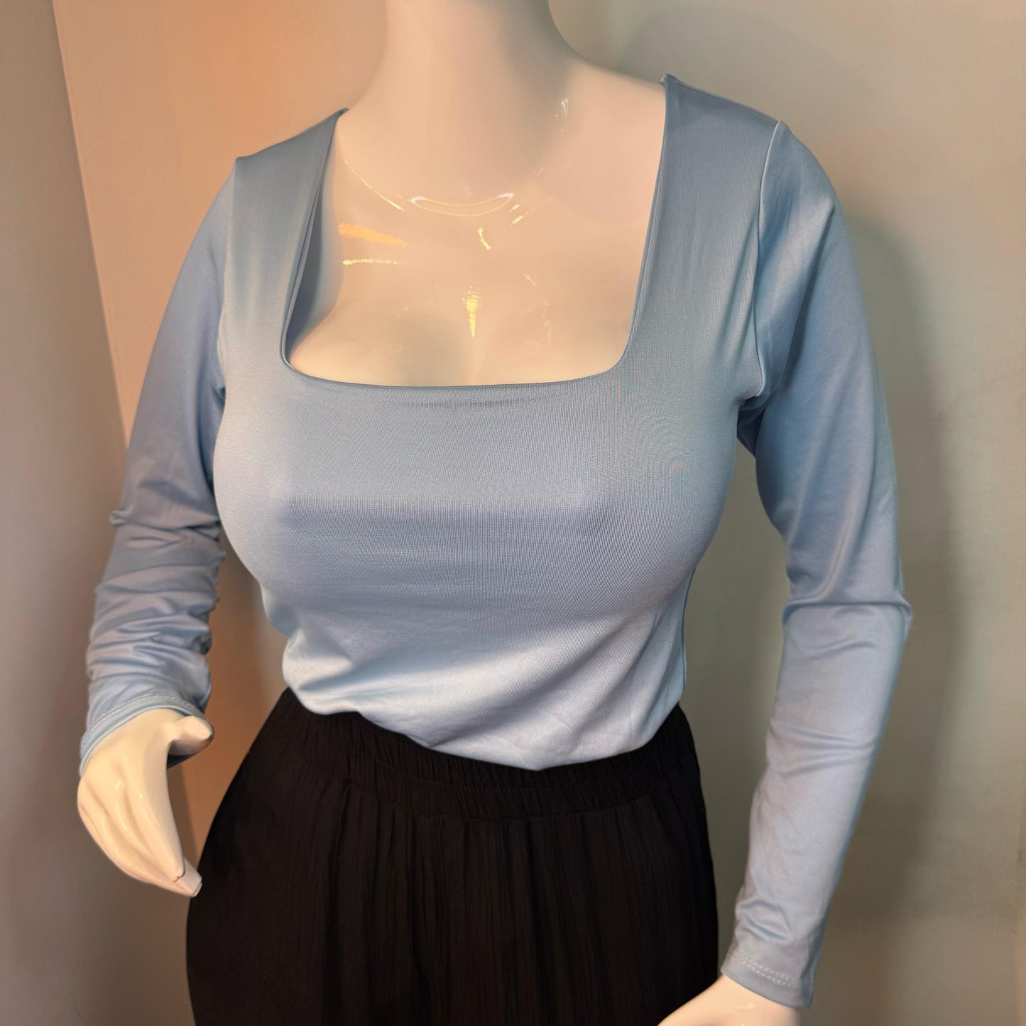 Body Manga Larga Escotado Celeste