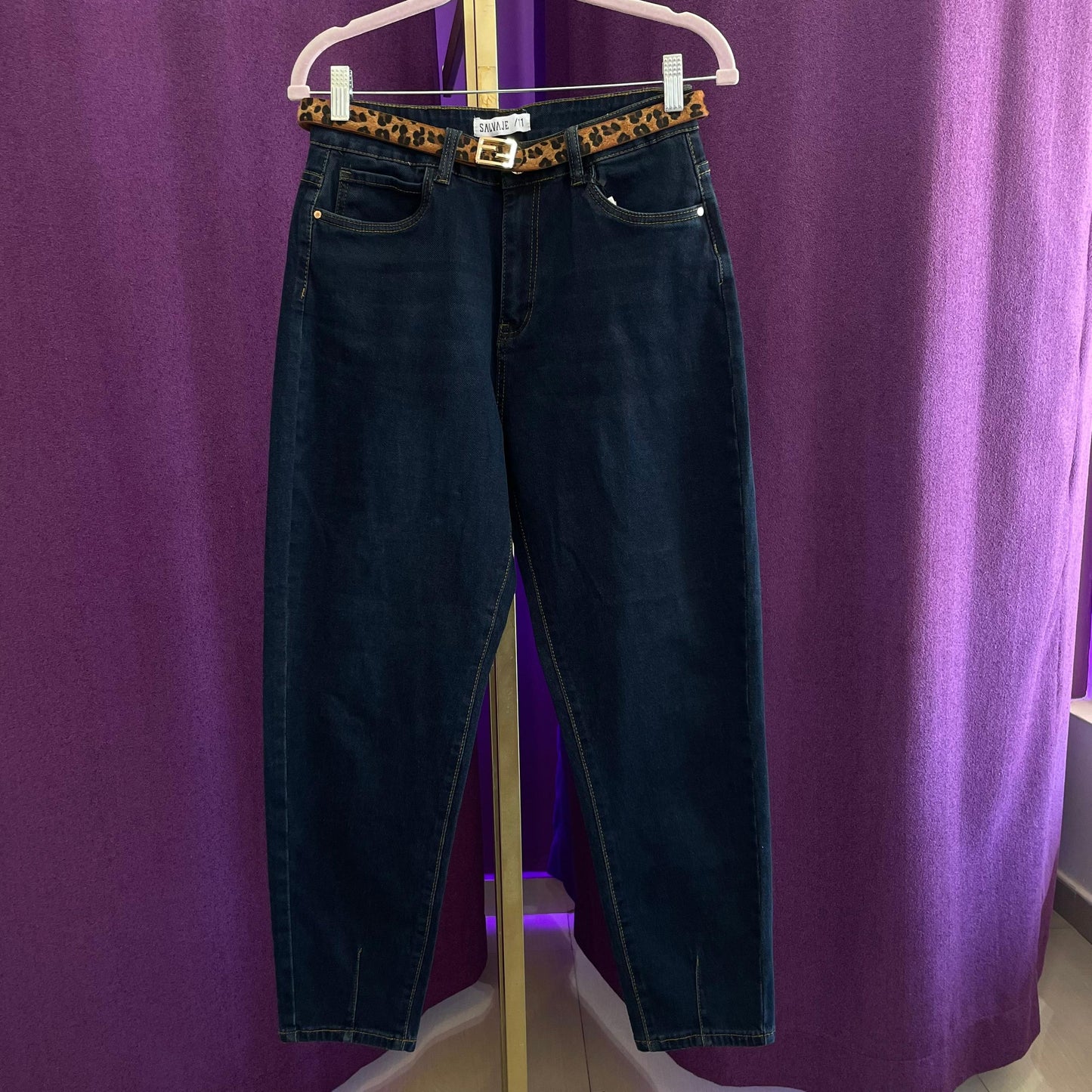 JEAN MOM CON CINTURON