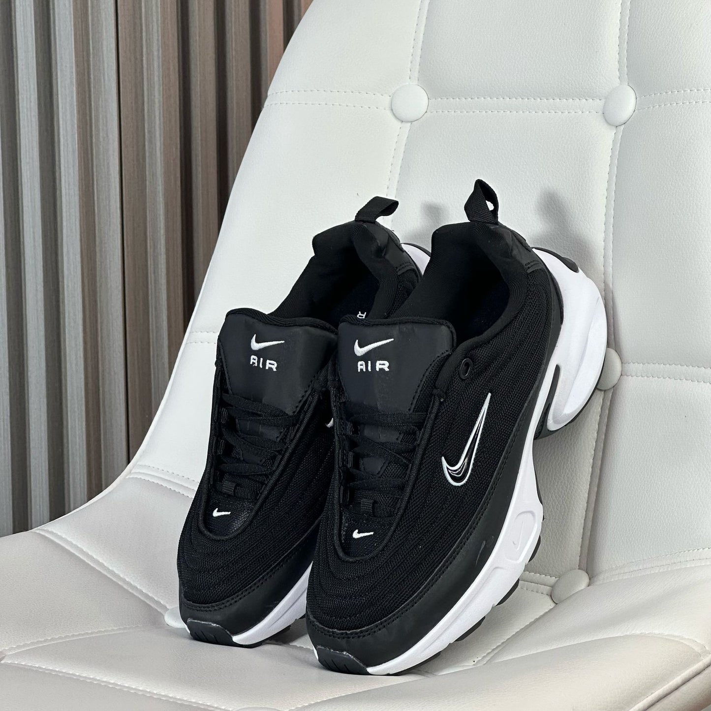 Nike Portal Negras logo Blanco