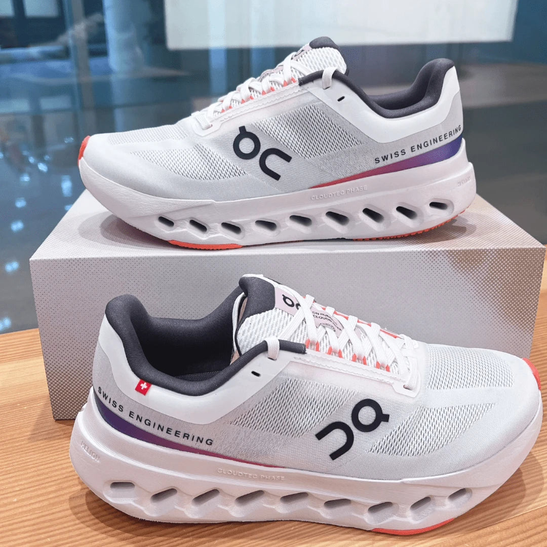 On Cloud Surfer Blancas