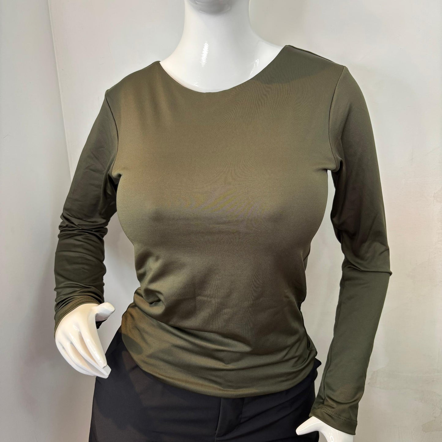TOP HALTER MANGA LARGA VERDE MILITAR