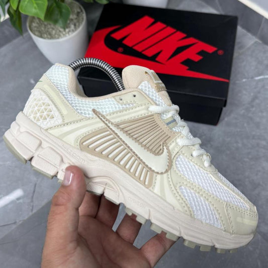 Nike Vomero Beige