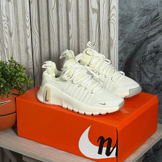 Nike Metcon Free Beige