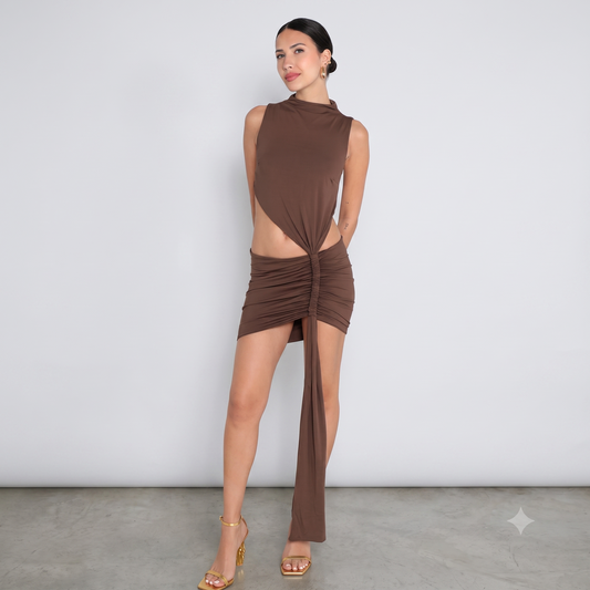 VESTIDO CORTO CON ABERTURA MANGA SISA