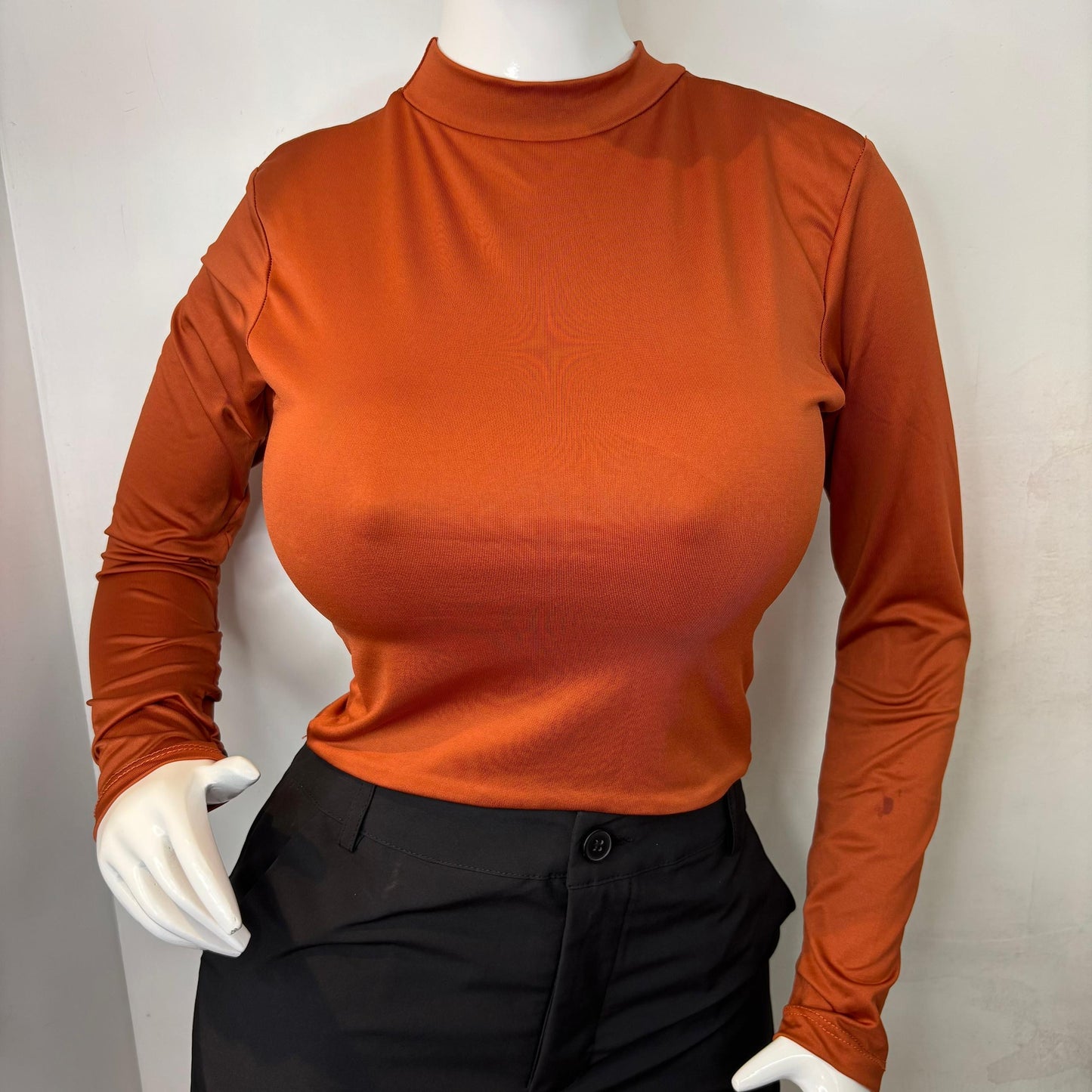 TOP HALTER MANGA LARGA CUELLO TERRACOTA