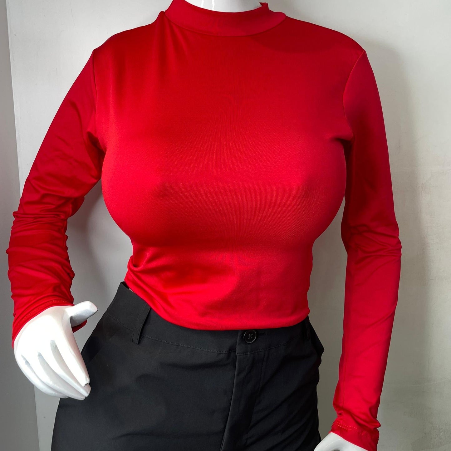 TOP HALTER MANGA LARGA CUELLO ROJO VIVO