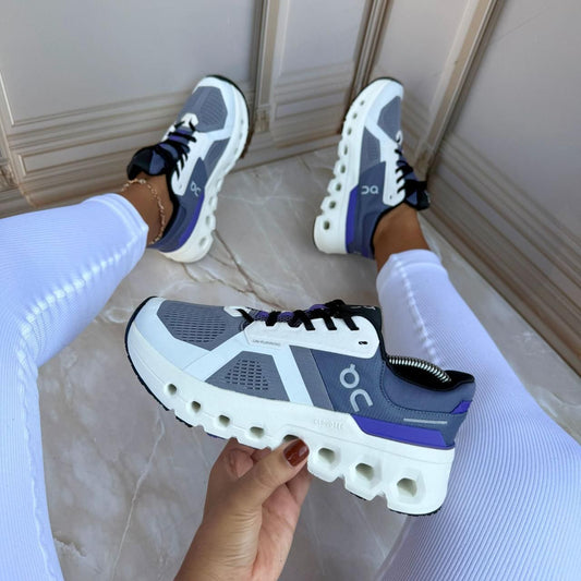 On Cloudrunner 2 Moradas
