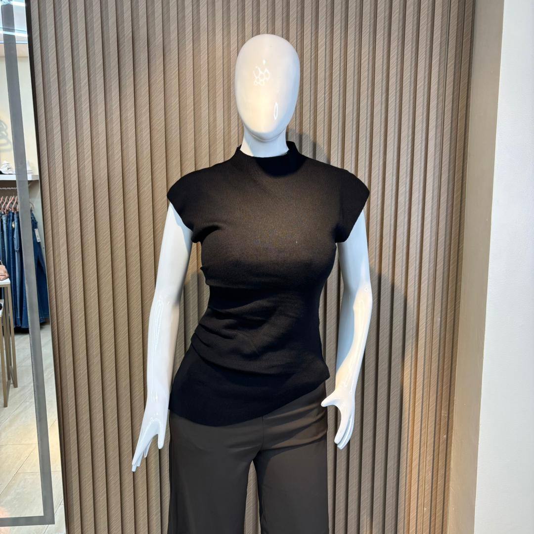 TOP ASMETRICO CUELLO ALTO