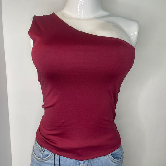 TOP ASIMETRICO ROJO CEREZA