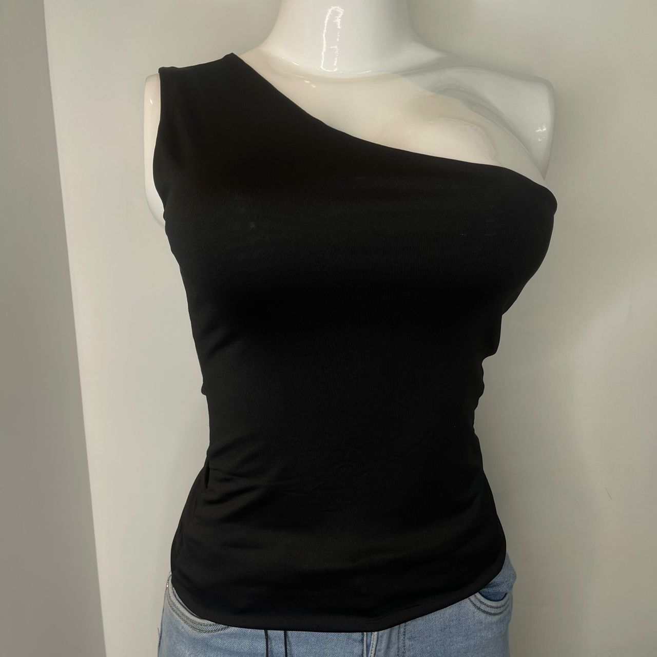 TOP ASIMETRICO NEGRO
