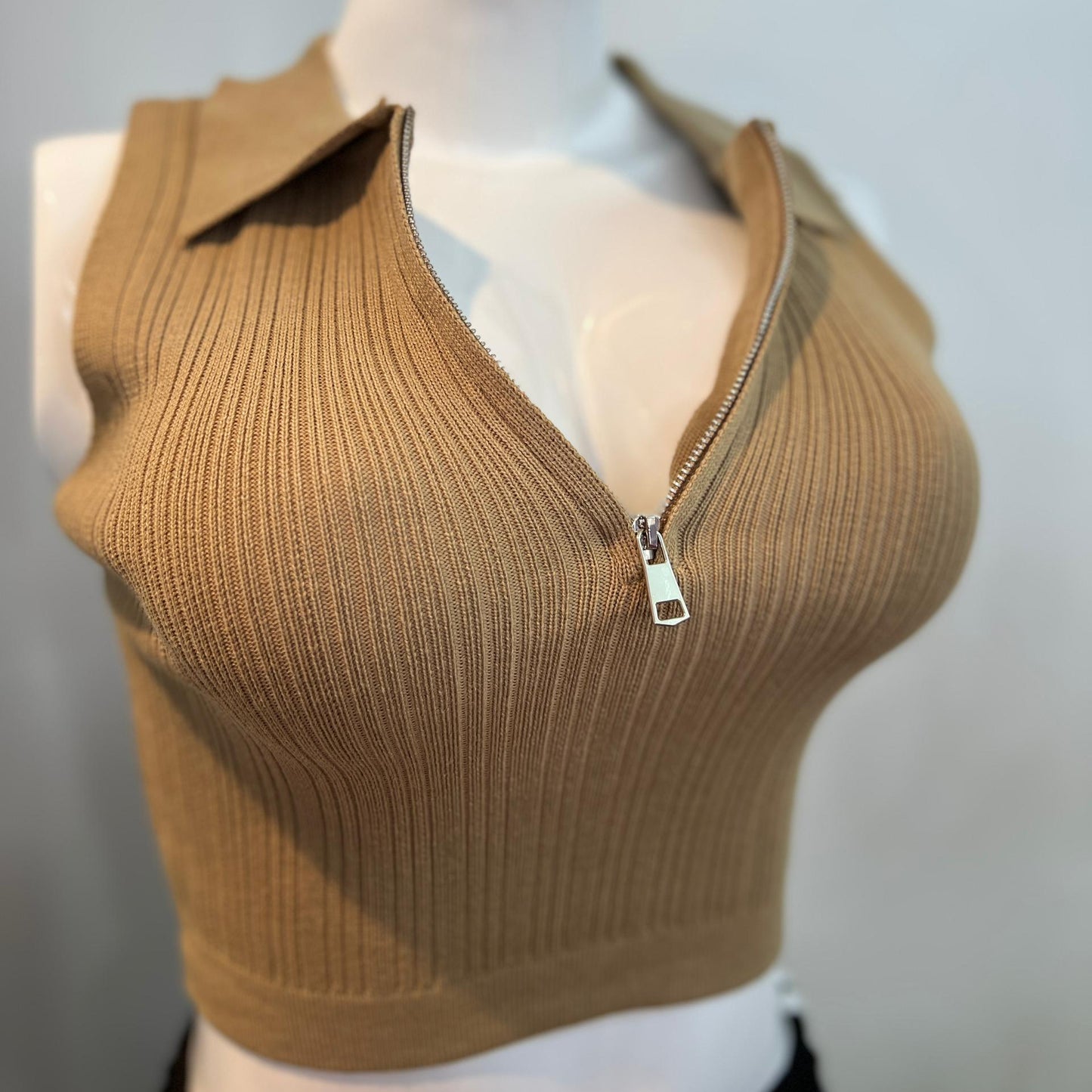 TOP CUELLO POLO MANGA SISA MARRON