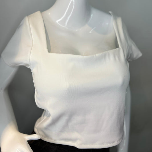 TOP ESCOTADO MANGA CORTA BLANCO