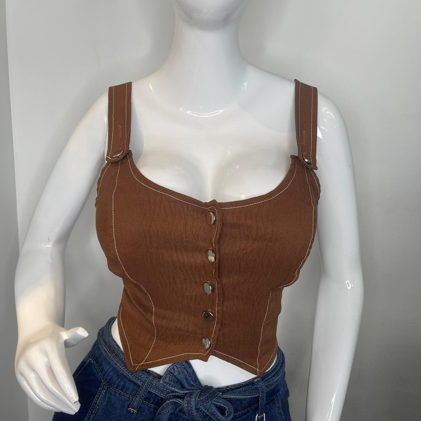 TOP BOTONES MARRON