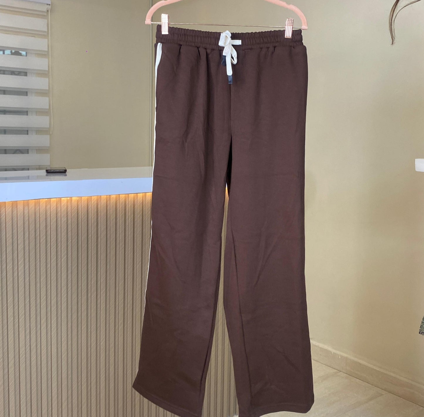 MONO RAYAS LATERAL MARRON