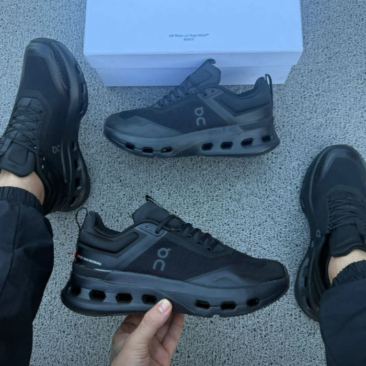 On CloudNova Negra