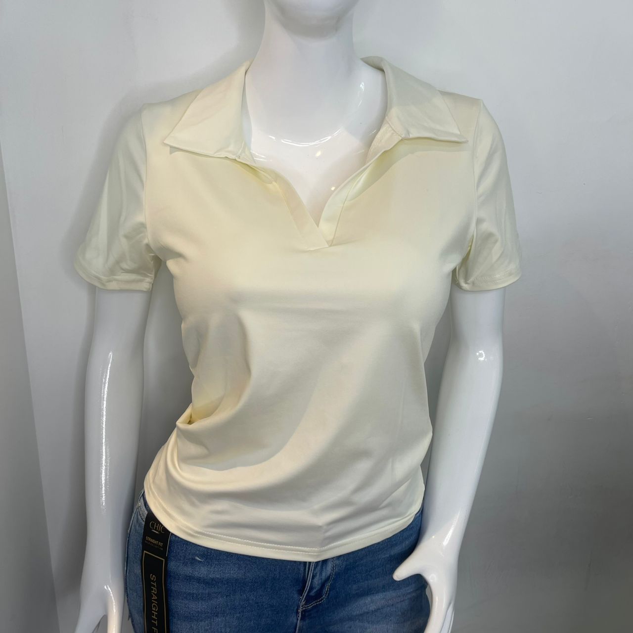 TOP CUELLO POLO V BEIGE CORTO